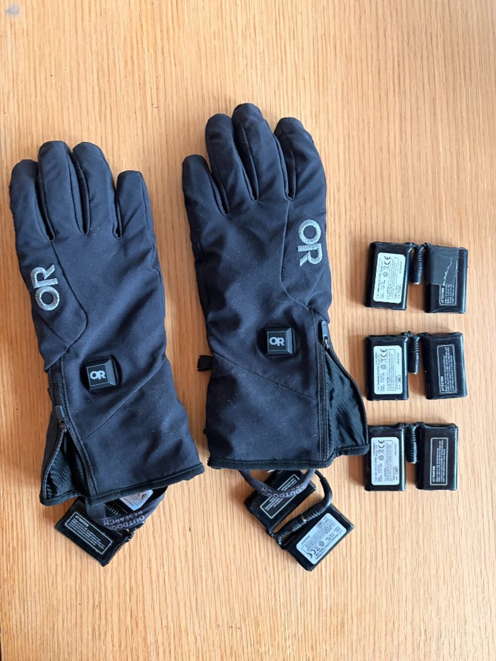 Outdoor Research Sureshot Heated Softshell Gloves - 5 Batteries and Charger